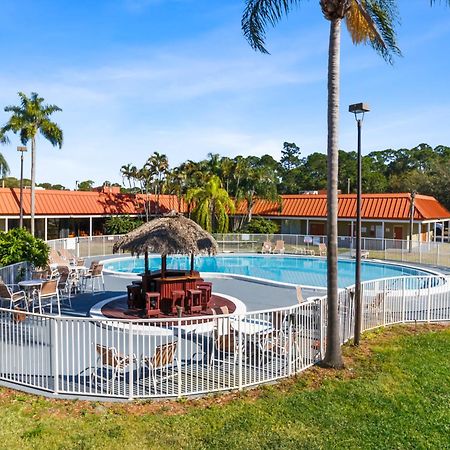 Vero Beach Inn & Suites Vero Beach I-95 (Adults Only) Exterior photo