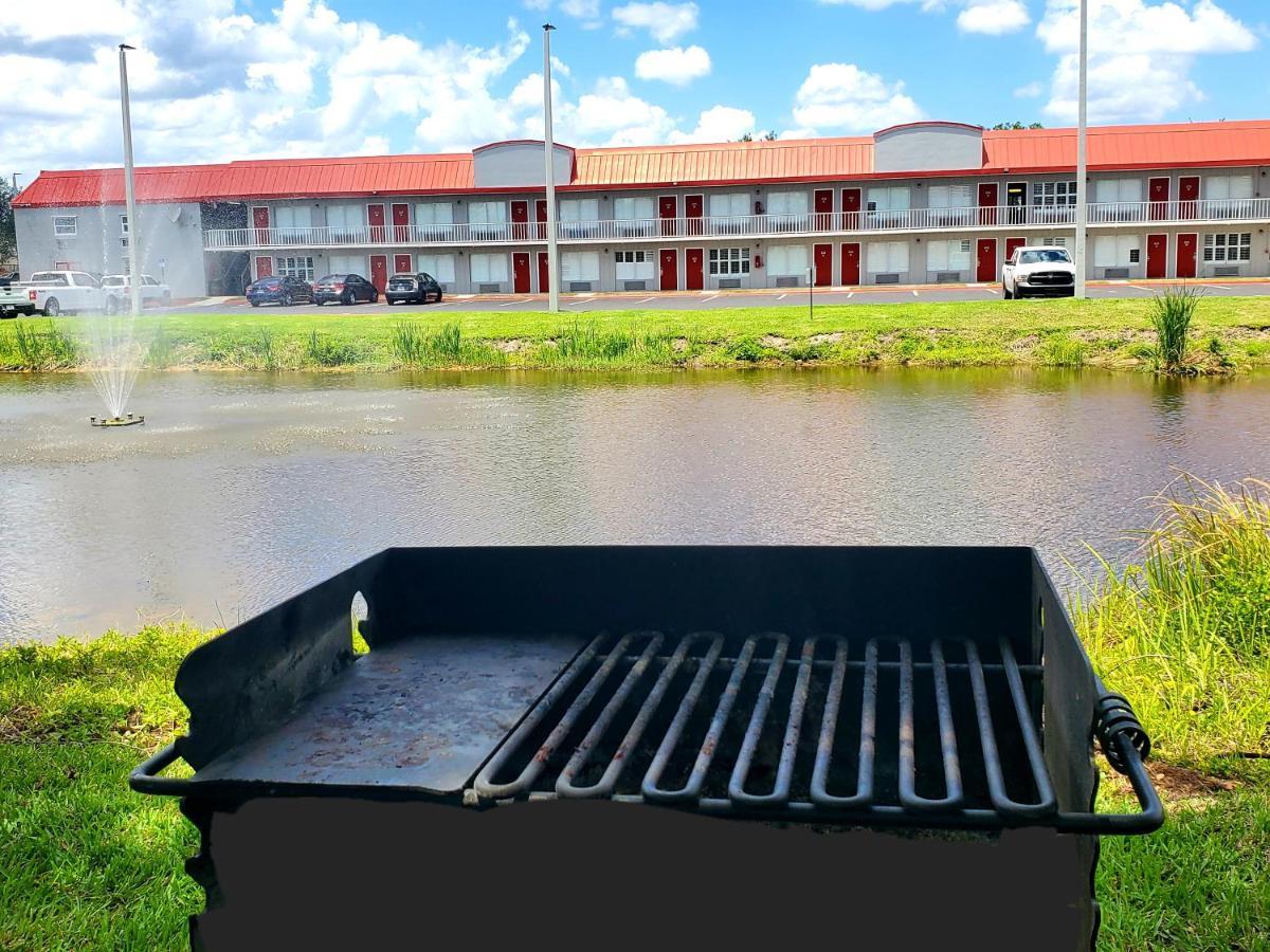Vero Beach Inn & Suites Vero Beach I-95 (Adults Only) Exterior photo