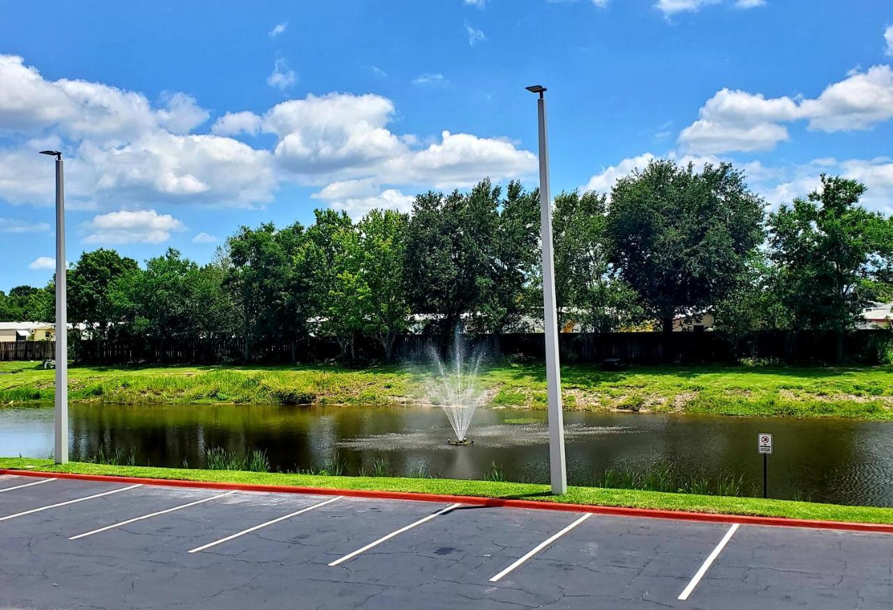 Vero Beach Inn & Suites Vero Beach I-95 (Adults Only) Exterior photo