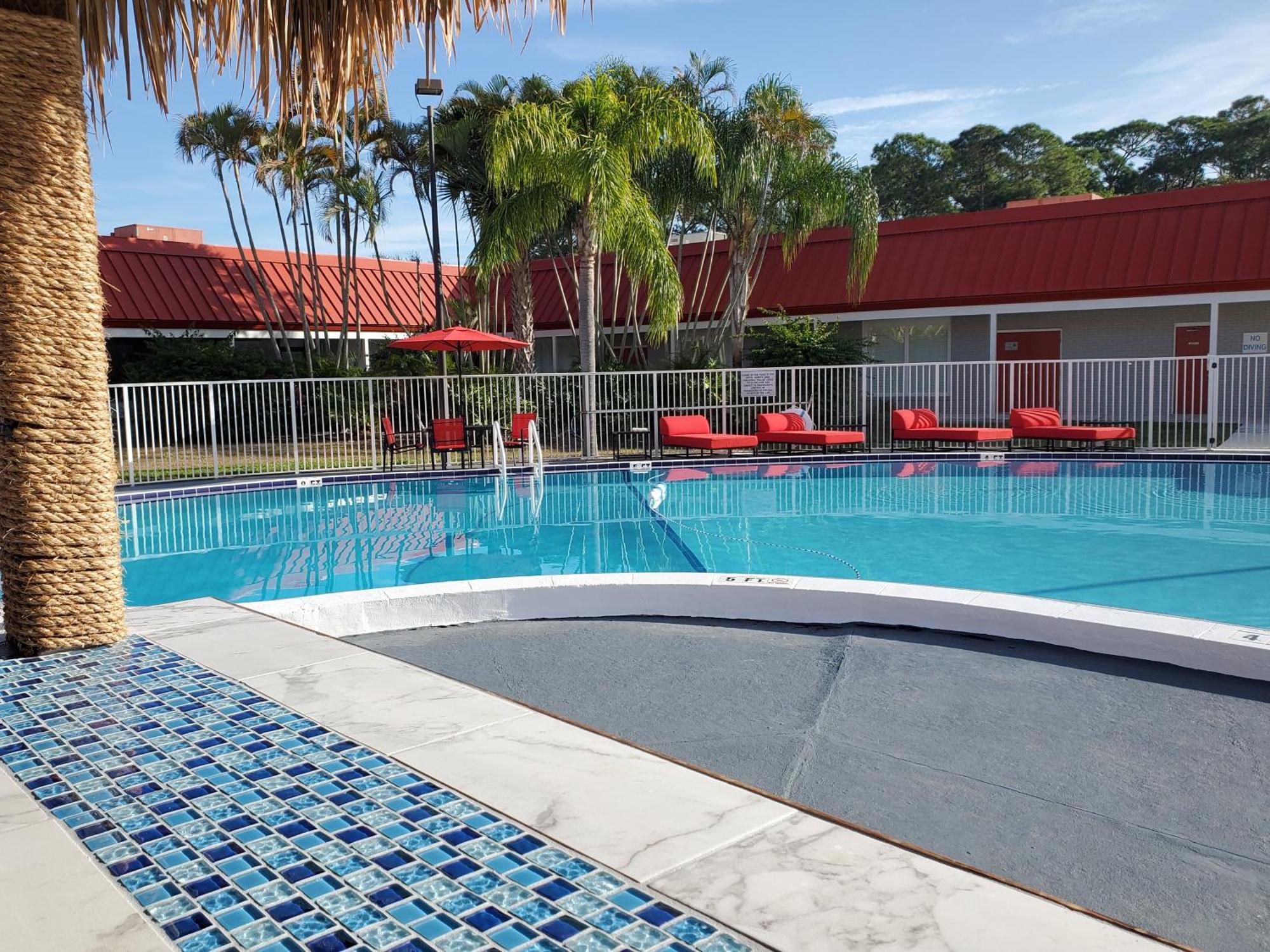 Vero Beach Inn & Suites Vero Beach I-95 (Adults Only) Exterior photo